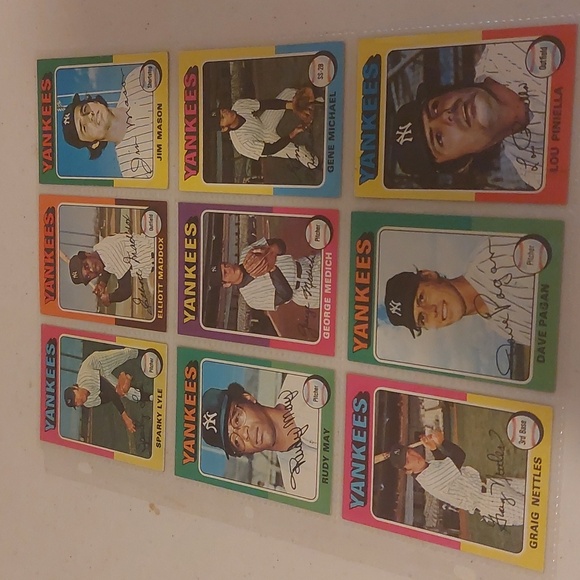 1975 Topps New York Yankees Trading Cards - Picture 5 of 12